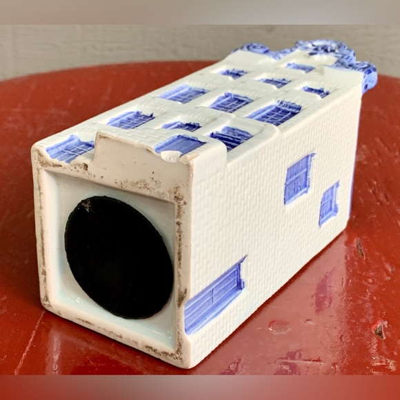 Vintage Blue White Ceramic Delftware Figural House Building Coin Bank - Picture 7 of 11